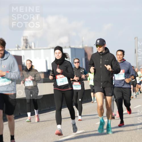 03.10.2025 - Köhlbrandbrückenlauf Jannik Wohlers http://msf.ph/oto/9091716 03.10.2025 09:59:38 Position 3 1708, 3792, 2719 meine-sportfotos.de
