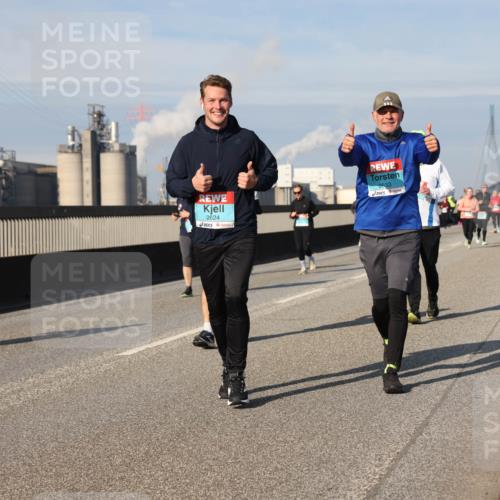 03.10.2025 - Köhlbrandbrückenlauf Lena Gebhardt http://msf.ph/oto/9091718 03.10.2025 10:08:03 Position 2 2624, 2633, 777 meine-sportfotos.de