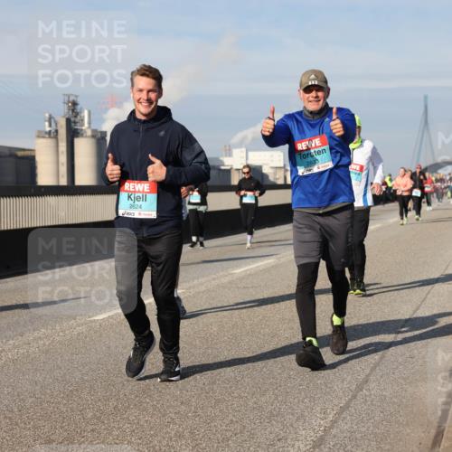 03.10.2025 - Köhlbrandbrückenlauf Lena Gebhardt http://msf.ph/oto/9091746 03.10.2025 10:08:03 Position 2 2624, 2633 meine-sportfotos.de