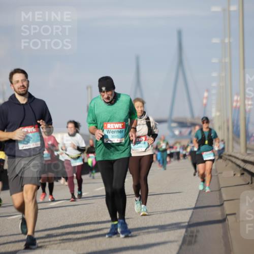 03.10.2025 - Köhlbrandbrückenlauf Jannik Wohlers http://msf.ph/oto/9091749 03.10.2025 10:11:17 Position 3 3045 meine-sportfotos.de