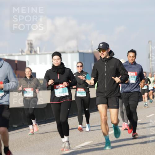 03.10.2025 - Köhlbrandbrückenlauf Jannik Wohlers http://msf.ph/oto/9091750 03.10.2025 09:59:39 Position 3 1708, 3792, 1481 meine-sportfotos.de