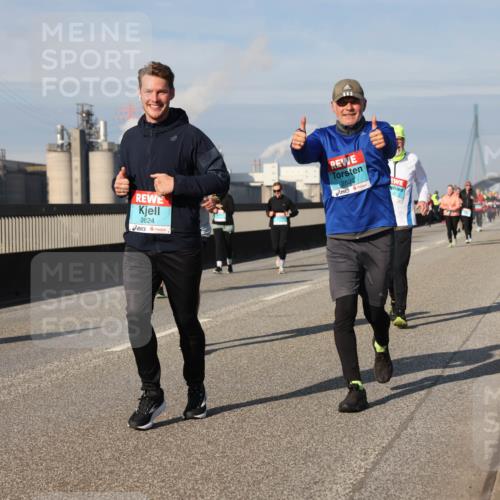 03.10.2025 - Köhlbrandbrückenlauf Lena Gebhardt http://msf.ph/oto/9091753 03.10.2025 10:08:03 Position 2 2624, 2633 meine-sportfotos.de