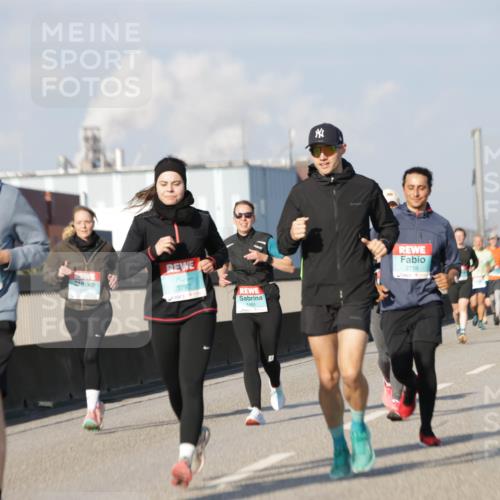 03.10.2025 - Köhlbrandbrückenlauf Jannik Wohlers http://msf.ph/oto/9091757 03.10.2025 09:59:39 Position 3 1708, 3792, 2719 meine-sportfotos.de