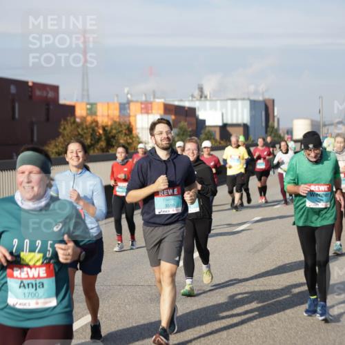 03.10.2025 - Köhlbrandbrückenlauf Jannik Wohlers http://msf.ph/oto/9091758 03.10.2025 10:11:20 Position 3 20, 1700, 3819 meine-sportfotos.de