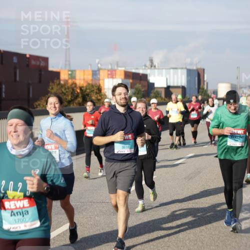 03.10.2025 - Köhlbrandbrückenlauf Jannik Wohlers http://msf.ph/oto/9091767 03.10.2025 10:11:20 Position 3 202, 1700, 3819 meine-sportfotos.de