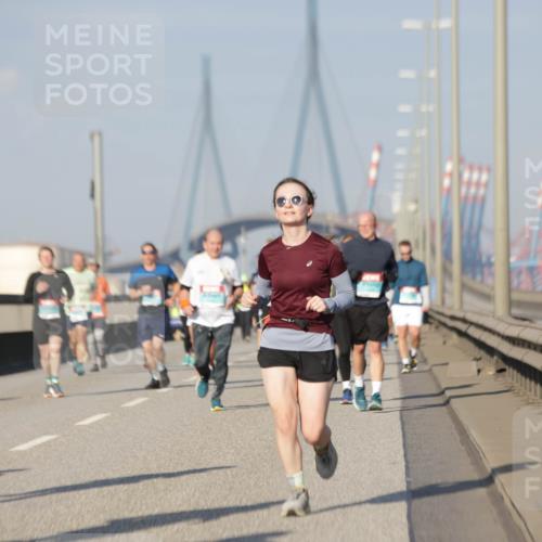 03.10.2025 - Köhlbrandbrückenlauf Jannik Wohlers http://msf.ph/oto/9091772 03.10.2025 09:59:40 Position 3 2719 meine-sportfotos.de