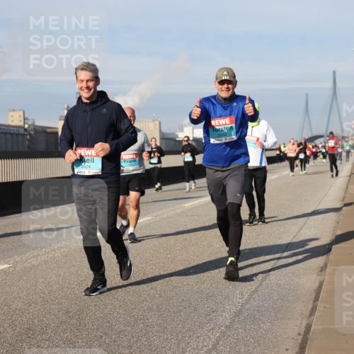 03.10.2025 - Köhlbrandbrückenlauf Lena Gebhardt http://msf.ph/oto/9091778 03.10.2025 10:08:04 Position 2 2624, 2633 meine-sportfotos.de
