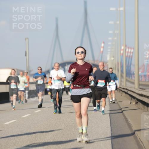 03.10.2025 - Köhlbrandbrückenlauf Jannik Wohlers http://msf.ph/oto/9091788 03.10.2025 09:59:40 Position 3 2719 meine-sportfotos.de
