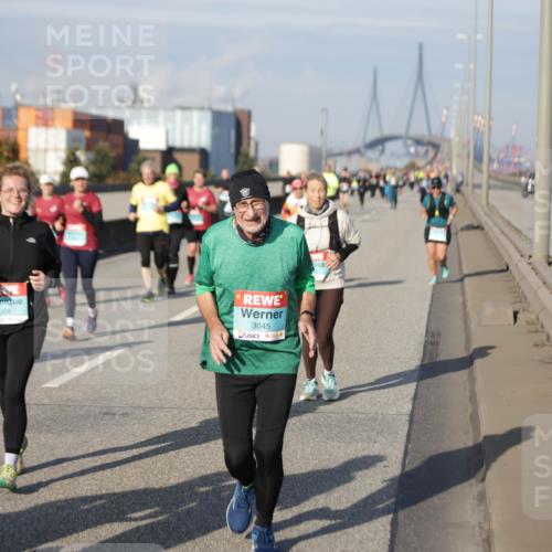 03.10.2025 - Köhlbrandbrückenlauf Jannik Wohlers http://msf.ph/oto/9091790 03.10.2025 10:11:21 Position 3 3819, 3045 meine-sportfotos.de