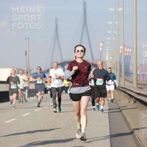 03.10.2025 - Köhlbrandbrückenlauf Jannik Wohlers http://msf.ph/oto/9091791 03.10.2025 09:59:40 Position 3 2719, 0 meine-sportfotos.de