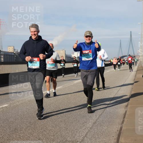 03.10.2025 - Köhlbrandbrückenlauf Lena Gebhardt http://msf.ph/oto/9091796 03.10.2025 10:08:04 Position 2 2624, 2633 meine-sportfotos.de