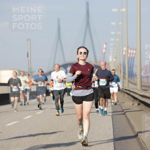 03.10.2025 - Köhlbrandbrückenlauf Jannik Wohlers http://msf.ph/oto/9091798 03.10.2025 09:59:40 Position 3 719 meine-sportfotos.de