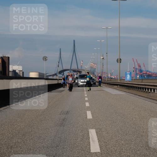 03.10.2025 - Köhlbrandbrückenlauf Fabian Wolf http://msf.ph/oto/9091802 03.10.2025 10:27:59 Position 3  meine-sportfotos.de
