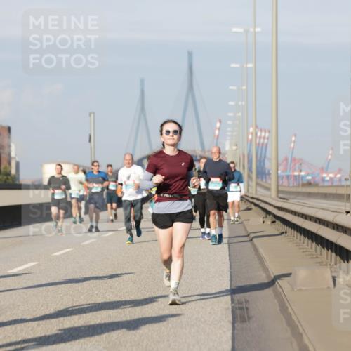 03.10.2025 - Köhlbrandbrückenlauf Jannik Wohlers http://msf.ph/oto/9091822 03.10.2025 09:59:41 Position 3 2719 meine-sportfotos.de