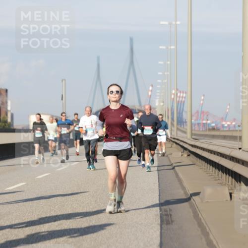 03.10.2025 - Köhlbrandbrückenlauf Jannik Wohlers http://msf.ph/oto/9091845 03.10.2025 09:59:41 Position 3 2719 meine-sportfotos.de
