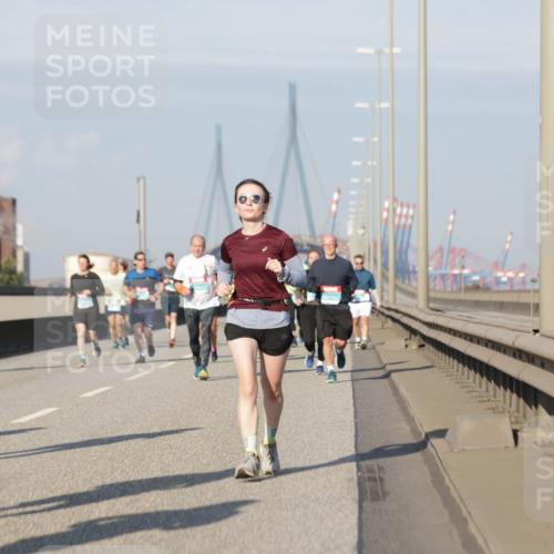 03.10.2025 - Köhlbrandbrückenlauf Jannik Wohlers http://msf.ph/oto/9091853 03.10.2025 09:59:41 Position 3  meine-sportfotos.de