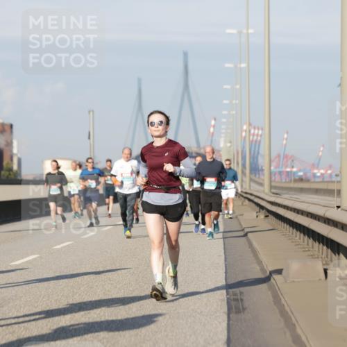 03.10.2025 - Köhlbrandbrückenlauf Jannik Wohlers http://msf.ph/oto/9091859 03.10.2025 09:59:41 Position 3  meine-sportfotos.de