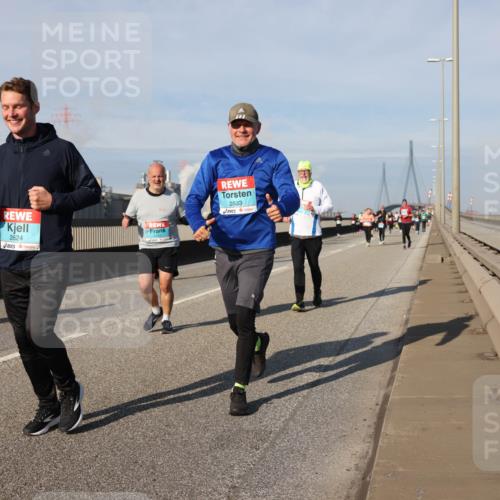03.10.2025 - Köhlbrandbrückenlauf Lena Gebhardt http://msf.ph/oto/9091860 03.10.2025 10:08:04 Position 2 2624, 2633 meine-sportfotos.de