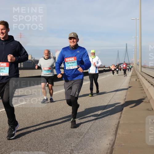 03.10.2025 - Köhlbrandbrückenlauf Lena Gebhardt http://msf.ph/oto/9091867 03.10.2025 10:08:04 Position 2 2624, 2633 meine-sportfotos.de