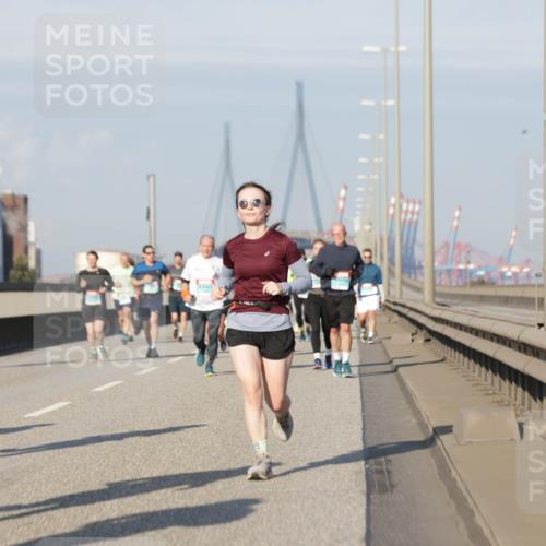 03.10.2025 - Köhlbrandbrückenlauf Jannik Wohlers http://msf.ph/oto/9091871 03.10.2025 09:59:42 Position 3 2719 meine-sportfotos.de