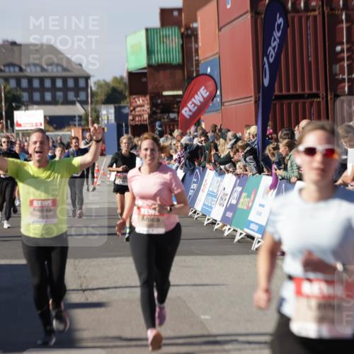03.10.2025 - Köhlbrandbrückenlauf Jannik Wohlers http://msf.ph/oto/9091878 03.10.2025 13:19:55 Ziel 4376, 4539, 4721, 5059, 5656, 5657, 5658, 5704, 5841, 6068, 6414, 6509, 6567, 6568, 6660, 6663, 6730 meine-sportfotos.de