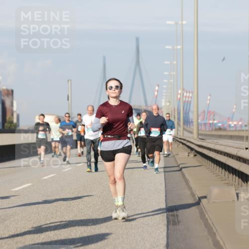 03.10.2025 - Köhlbrandbrückenlauf Jannik Wohlers http://msf.ph/oto/9091892 03.10.2025 09:59:42 Position 3 19 meine-sportfotos.de