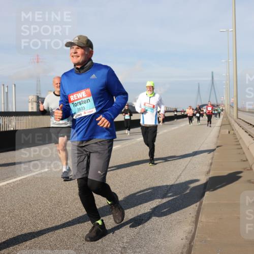 03.10.2025 - Köhlbrandbrückenlauf Lena Gebhardt http://msf.ph/oto/9091894 03.10.2025 10:08:05 Position 2 2633 meine-sportfotos.de