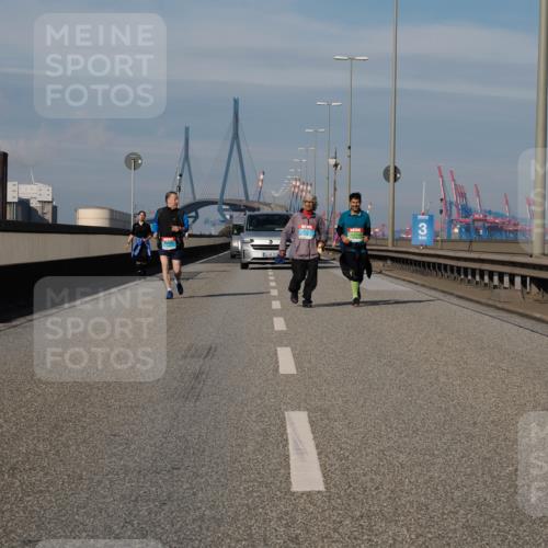 03.10.2025 - Köhlbrandbrückenlauf Fabian Wolf http://msf.ph/oto/9091902 03.10.2025 10:28:07 Position 3 3 meine-sportfotos.de