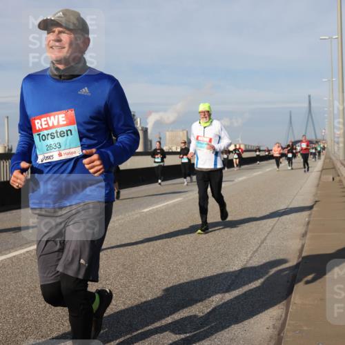03.10.2025 - Köhlbrandbrückenlauf Lena Gebhardt http://msf.ph/oto/9091911 03.10.2025 10:08:05 Position 2 2633 meine-sportfotos.de