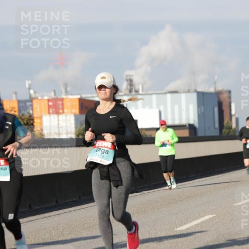 03.10.2025 - Köhlbrandbrückenlauf Jannik Wohlers http://msf.ph/oto/9091913 03.10.2025 09:59:43 Position 3 1481, 1179 meine-sportfotos.de