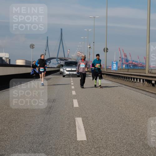 03.10.2025 - Köhlbrandbrückenlauf Fabian Wolf http://msf.ph/oto/9091915 03.10.2025 10:28:07 Position 3 3 meine-sportfotos.de