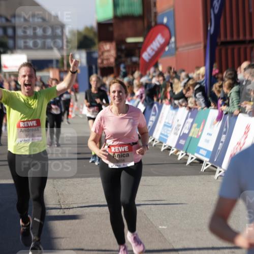 03.10.2025 - Köhlbrandbrückenlauf Jannik Wohlers http://msf.ph/oto/9091922 03.10.2025 13:19:55 Ziel 4376, 4539, 4721, 5059, 5656, 5657, 5658, 5704, 5841, 6068, 6414, 6509, 6567, 6568, 6660, 6663, 6730 meine-sportfotos.de
