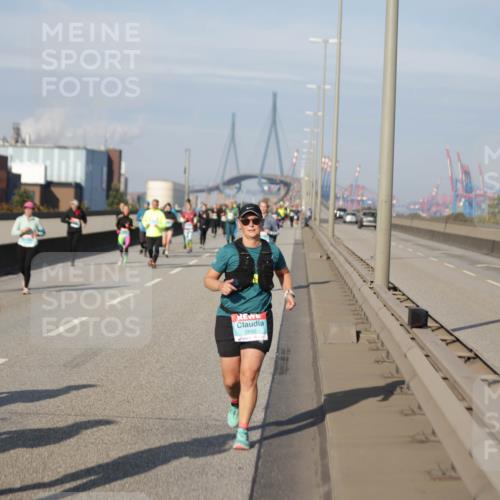 03.10.2025 - Köhlbrandbrückenlauf Jannik Wohlers http://msf.ph/oto/9091929 03.10.2025 10:11:27 Position 3 4, 2830 meine-sportfotos.de