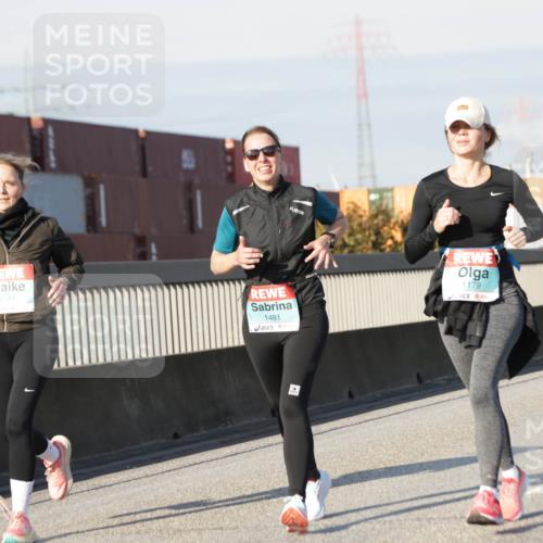 03.10.2025 - Köhlbrandbrückenlauf Jannik Wohlers http://msf.ph/oto/9091945 03.10.2025 09:59:44 Position 3 3191, 1481, 1179 meine-sportfotos.de