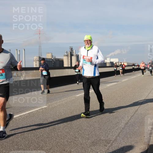 03.10.2025 - Köhlbrandbrückenlauf Lena Gebhardt http://msf.ph/oto/9091960 03.10.2025 10:08:06 Position 2 1704, 2492 meine-sportfotos.de