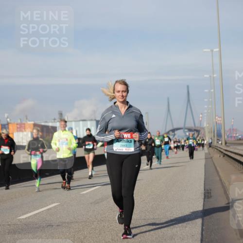 03.10.2025 - Köhlbrandbrückenlauf Jannik Wohlers http://msf.ph/oto/9091961 03.10.2025 10:11:35 Position 3 2443 meine-sportfotos.de