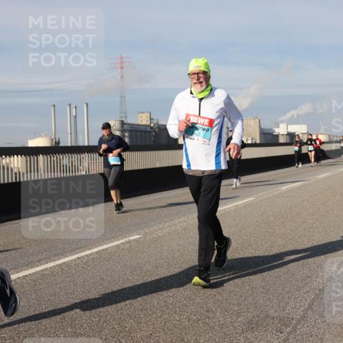 03.10.2025 - Köhlbrandbrückenlauf Lena Gebhardt http://msf.ph/oto/9091976 03.10.2025 10:08:06 Position 2 1704, 2492 meine-sportfotos.de