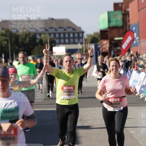 03.10.2025 - Köhlbrandbrückenlauf Jannik Wohlers http://msf.ph/oto/9091981 03.10.2025 13:19:56 Ziel 4376, 4539, 4721, 5059, 5656, 5657, 5658, 5704, 5841, 6068, 6414, 6567, 6568, 6660, 6663, 6730 meine-sportfotos.de