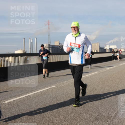 03.10.2025 - Köhlbrandbrückenlauf Lena Gebhardt http://msf.ph/oto/9091983 03.10.2025 10:08:06 Position 2 1704 meine-sportfotos.de