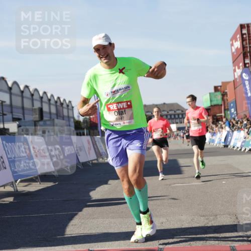 03.10.2025 - Köhlbrandbrückenlauf Jannik Wohlers http://msf.ph/oto/9091986 03.10.2025 12:54:03 Ziel 4030, 5710, 5947, 6002, 6200, 6817 meine-sportfotos.de