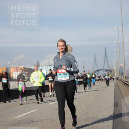 03.10.2025 - Köhlbrandbrückenlauf Jannik Wohlers http://msf.ph/oto/9091992 03.10.2025 10:11:35 Position 3 2443 meine-sportfotos.de