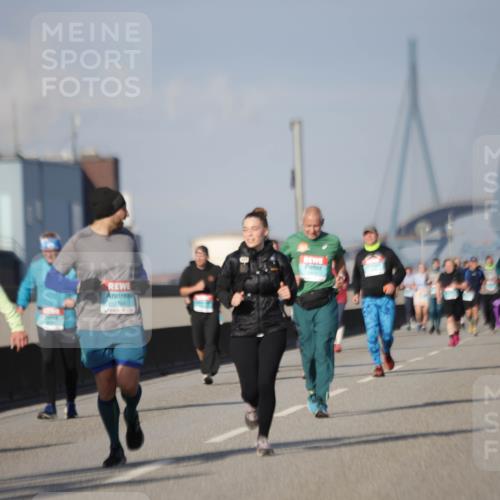 03.10.2025 - Köhlbrandbrückenlauf Jannik Wohlers http://msf.ph/oto/9092016 03.10.2025 10:11:37 Position 3  meine-sportfotos.de