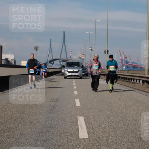03.10.2025 - Köhlbrandbrückenlauf Fabian Wolf http://msf.ph/oto/9092033 03.10.2025 10:28:10 Position 3 3195 meine-sportfotos.de