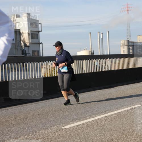 03.10.2025 - Köhlbrandbrückenlauf Lena Gebhardt http://msf.ph/oto/9092036 03.10.2025 10:08:07 Position 2 194 meine-sportfotos.de