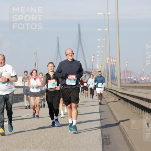 03.10.2025 - Köhlbrandbrückenlauf Jannik Wohlers http://msf.ph/oto/9092043 03.10.2025 09:59:47 Position 3 1666, 1821 meine-sportfotos.de