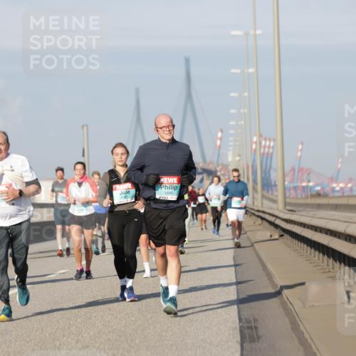 03.10.2025 - Köhlbrandbrückenlauf Jannik Wohlers http://msf.ph/oto/9092049 03.10.2025 09:59:47 Position 3 1821, 1666 meine-sportfotos.de
