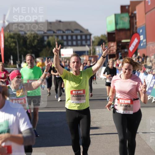 03.10.2025 - Köhlbrandbrückenlauf Jannik Wohlers http://msf.ph/oto/9092051 03.10.2025 13:19:56 Ziel 4376, 4539, 4721, 5059, 5656, 5657, 5658, 5704, 5841, 6068, 6414, 6567, 6568, 6660, 6663, 6730 meine-sportfotos.de