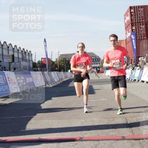 03.10.2025 - Köhlbrandbrückenlauf Jannik Wohlers http://msf.ph/oto/9092081 03.10.2025 12:54:04 Ziel 4030, 5710, 5947, 6002, 6200, 6817 meine-sportfotos.de