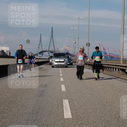 03.10.2025 - Köhlbrandbrückenlauf Fabian Wolf http://msf.ph/oto/9092091 03.10.2025 10:28:10 Position 3 3195 meine-sportfotos.de