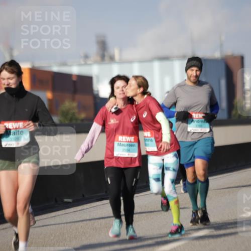 03.10.2025 - Köhlbrandbrückenlauf Jannik Wohlers http://msf.ph/oto/9092097 03.10.2025 10:11:38 Position 3 3328, 2554, 1769 meine-sportfotos.de